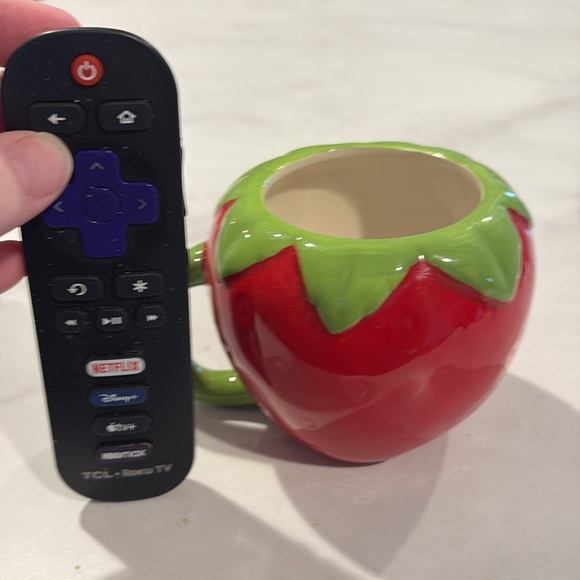 Strawberry mug earthenware microwave safe hand wash only great decor piece. - Picture 5 of 7